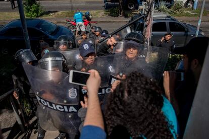 Chamorro acudió a la autoridad para solicitar información sobre la ocupación del edificio de medios por parte de la Policía Nacional. La imagen corresponde al 15 de diciembre de 2018.