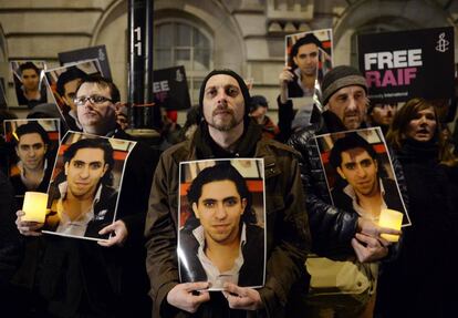 Manifestación en Londres contra la flagelación del bloguero saudí Raif Badawi, premio Sájarov de 2015.