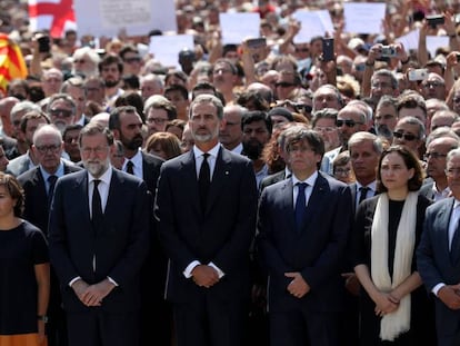 Minuto de silencio en la Plaza Cataluña.