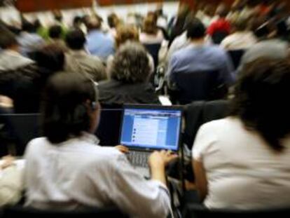La velocidad media de bajada de datos en América Latina es de unos 4 megabytes por segundo, frente a los más de 12 megabytes en Europa. EFE/Archivo