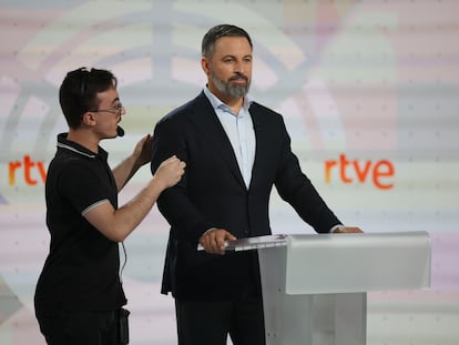 El candidato de Vox, Santiago Abascal, antes del inicio del debate electoral del pasado miércoles en Madrid.