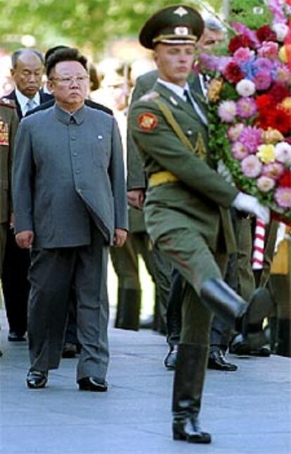 El líder norcoreano, Kim Jong-il, en Moscú en 2001.