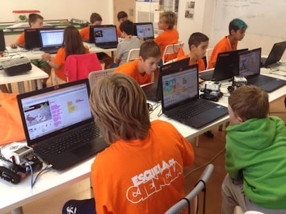 Campamento Escuela de Ciencia, cuyos cursos de verano se imparten en Valencia y Valladolid.