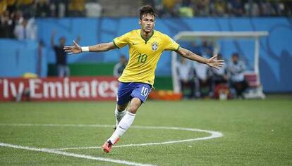 Neymar celebrando un gol.