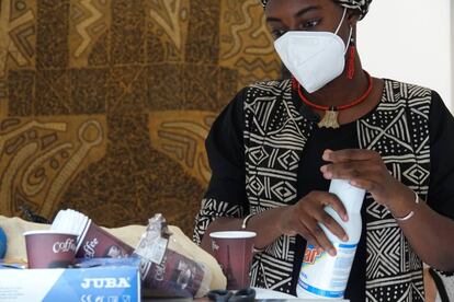 Fatoumata Tioye Coulibaly, en el taller de bogolán realizado en Casa África.