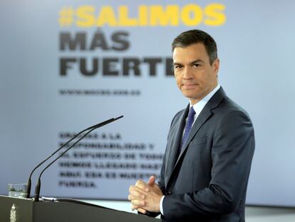 O primeiro-ministro espanhol, Pedro Sánchez, neste domingo no palácio de La Moncloa, após a teleconferência com os presidentes regionais.