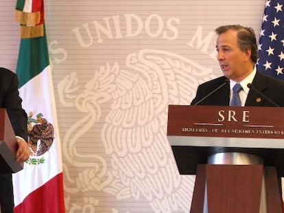 El ministro de Exteriores mexicano junto al gobernador de Minnesota.