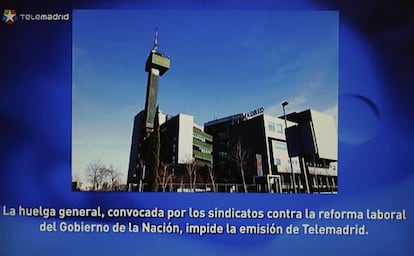 Imagen que emite Telemadrid, anunciando el seguimiento de la huelga.