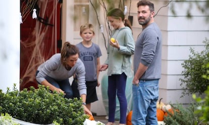 Ben Afleck, con Jennifer Garner y dos de sus tres hijos.