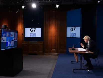 O primeiro-ministro britânico Boris Johnson presidindo a reunião virtual do G7 sobre o Afeganistão, na terça-feira.