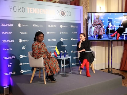 La vicepresidenta de Colombia, Francia Márquez, y Pepa Bueno, directora de EL PAÍS, en un momento de su conversación en el Foro Tendencias 2023, este miércoles, en el Real Casino de Madrid.