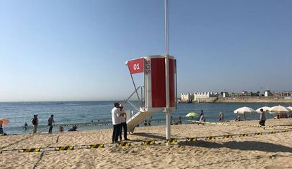 Torre de vigialncia en la playa de la Nova Icària.