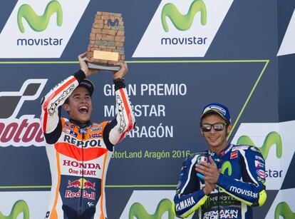 Marc Márquez celebra la victoria en el GP de Aragón.