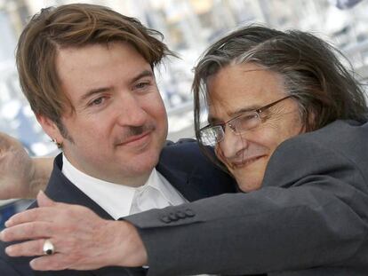 El actor Jean-Pierre Leaud (derecha) con el director Albert Serra, este jueves en Cannes.