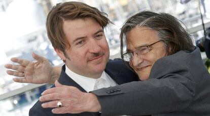 El actor Jean-Pierre Leaud (derecha) con el director Albert Serra, este jueves en Cannes.