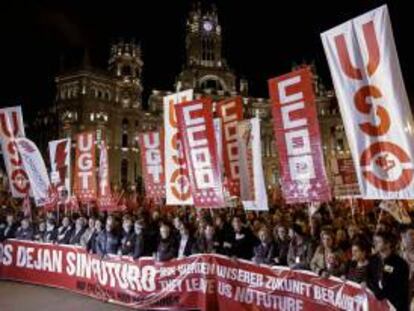 La manifestación acaba su marcha en la plaza de Colón