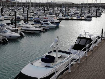 Puerto Elizabeth Marina de Saint Helier, en el para&iacute;so fiscal brit&aacute;nico de Jersey, en el canal de la Mancha.