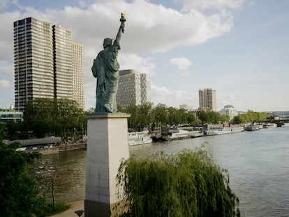 La Estatua de la Libertad de París.