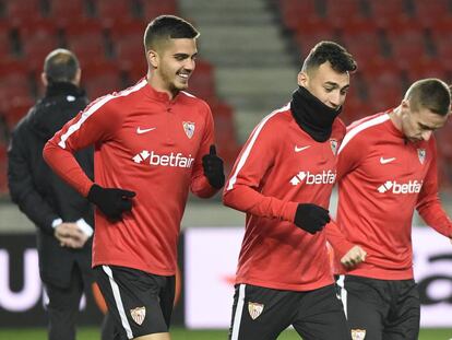 André Silva y Munir entrenan en Praga. 