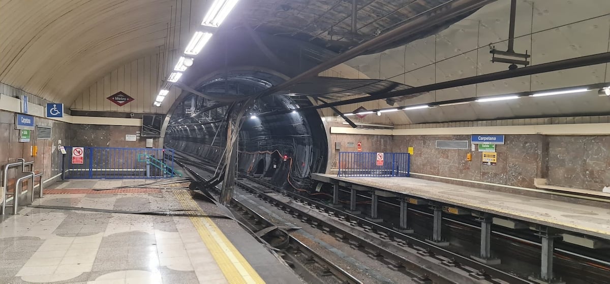 Un desprendimiento del techo en la estación de Carpetana obliga a Metro de Madrid a cortar un tramo de la línea 6