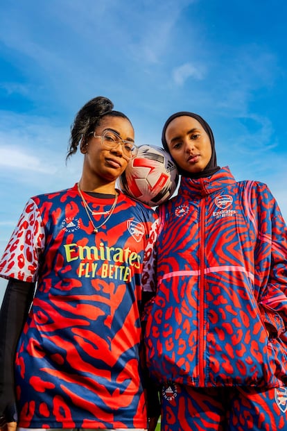 Colección se Stella McCartney para el Arsenal femenino.