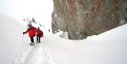 Senderismo con raquetas de nieve.