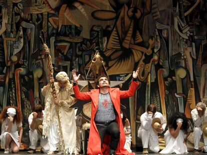 Una escena de la obra <i>Fuenteovejuna</i> que se representa en el teatro Figaro.