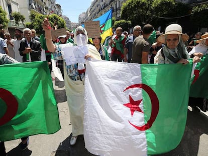 Protesta de mujeres argelinas, este viernes en Argel.