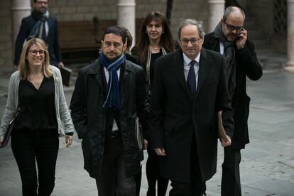 El expresidente catalán Quim Torra junto a algunos consejeros de su Gobierno en enero de 2019 en Barcelona.