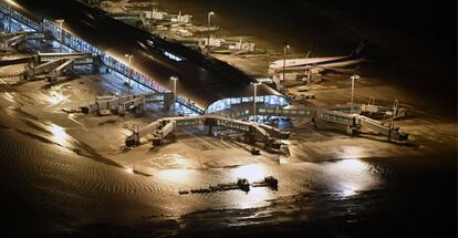 O Aeroporto Internacional de Kansai, inundado pelo tufão Jebi em Osaka, ao oeste do Japão.