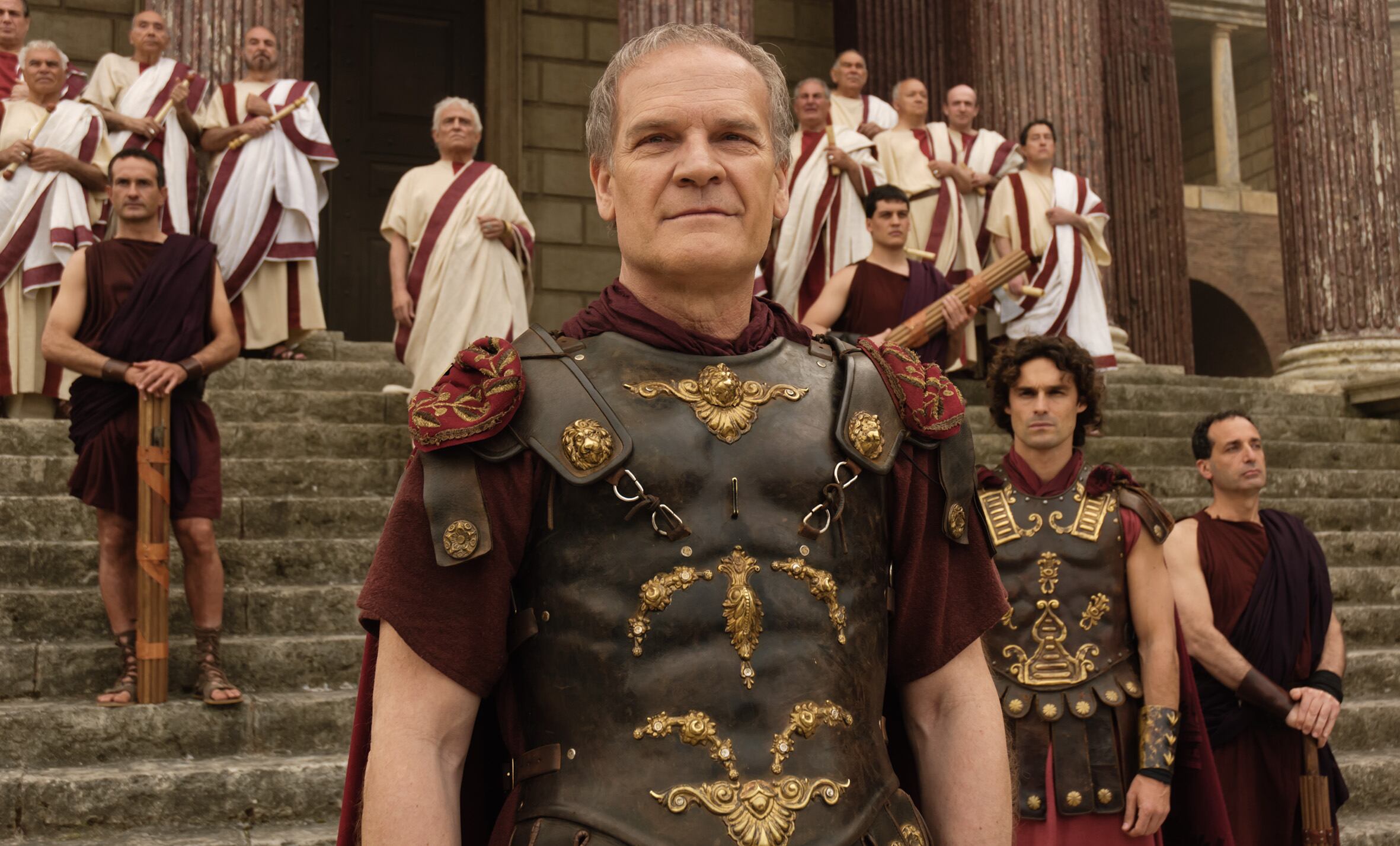 Lluís Homar como el prefecto Galba en la serie 'Hispania'