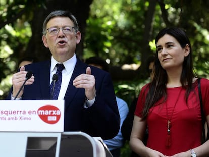 El líder de los socialistas valencianos, Ximo Puig, junto a la consejera de Sanidad, Carmen Montón, y Manuel Mata, portavoz del partido en el Parlamento.