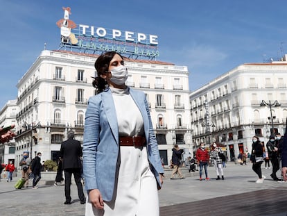 La presidenta de la Comunidad de Madrid, Isabel Díaz Ayuso, en la Puerta del Sol el pasado 22 de marzo.