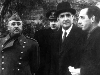 Franco y Salazar, retratados en 1942 en Sevilla.