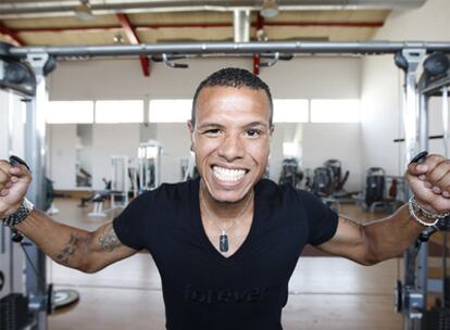 Luis Fabiano posa en el gimnasio del Sevilla.