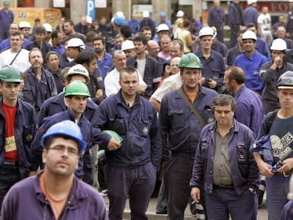 Obreros de Navantia concentrados ante el astillero.