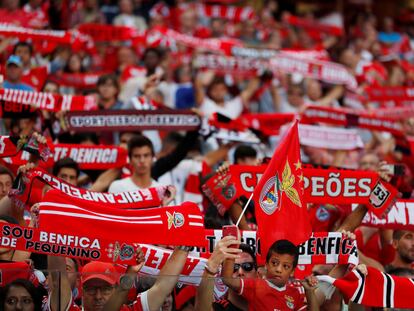 Imagen de la afición del Benfica, segundo clasificado de la Liga de Portugal.