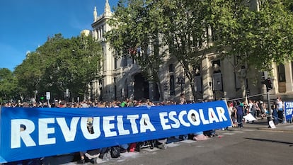 Demonstracja na poparcie buntu szkolnego w Madrycie w 2022 r. 