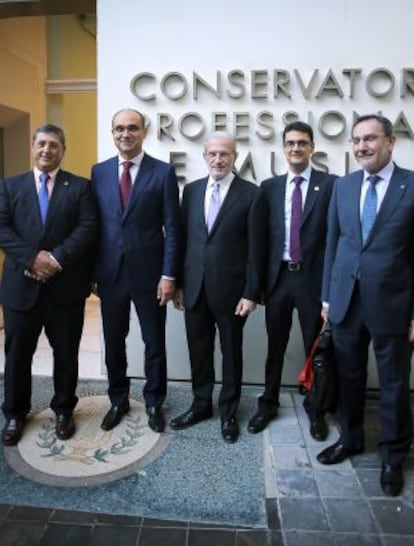 Los rectores de las universidades p&uacute;blicas valencianas antes de la conferencia sobre internacionalizaci&oacute;n.