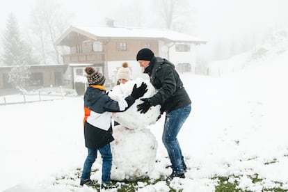 Un plan para los amantes de la naturaleza y de los pies fros es ir a ver la nieve.