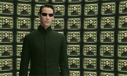 Keanu Reeves, en una escena de <i>The Matrix reloaded</i>, que ayer se estrenó en Cannes.