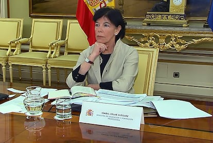 Education Minister Isabel Celaá during the meeting with regional education chiefs.