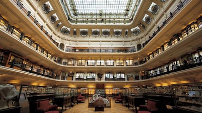 Sala principal del Museo Geominero (calle de Ríos Rosas, 23). Madrid.