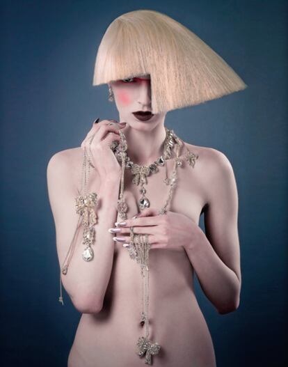 <b>Una de las teatrales creaciones del diseñador argentino Rodrigo Otazu</b>
