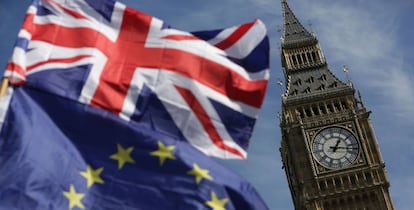 La bandera británica y la europea en una imagen de este marzo.