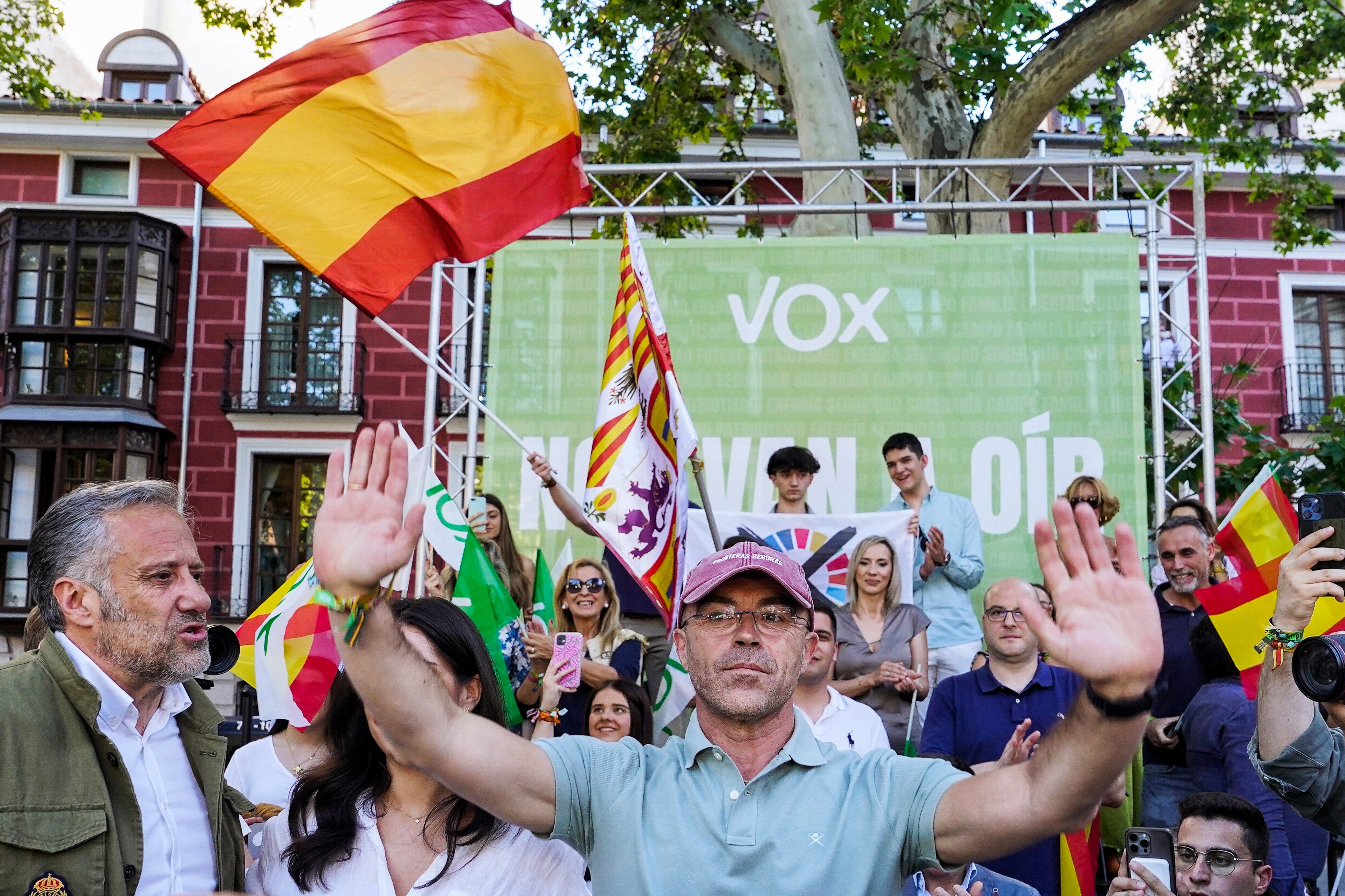 El candidato de Vox a las elecciones europeas, Jorge Buxadé, durante un acto electoral celebrado en Valladolid, el 29 de mayo. 