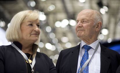 El expatriarca de Volkswagen Ferdinand Piëch y su esposa Ursula, en Hannover, Alemania, en 2014.