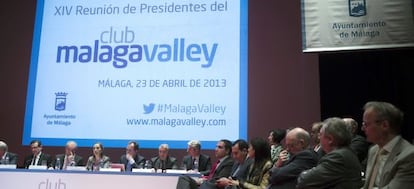 La ministra de Fomento, Ana Pastor, preside el foro del club Málaga Valley sobre innovación e infraestructuras ferroviarias.
