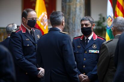 El comisario jefe de los Mossos, Josep María Estela  y el Mayor de los Mossos d'Esquadra, Josep Lluís Trapero.