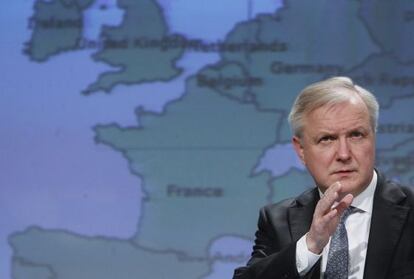 El vicepresidente de la Comisi&oacute;n Europea, Olli Rehn,en una rueda de prensa en Bruselas el mi&eacute;rcoles pasado. 